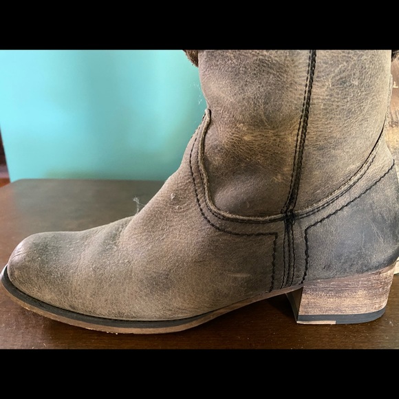 Distressed Leather Boots - Picture 5 of 6